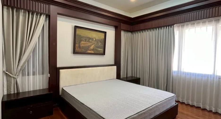 For rent 6 bedrooms villa in Bang Lamung, Chonburi