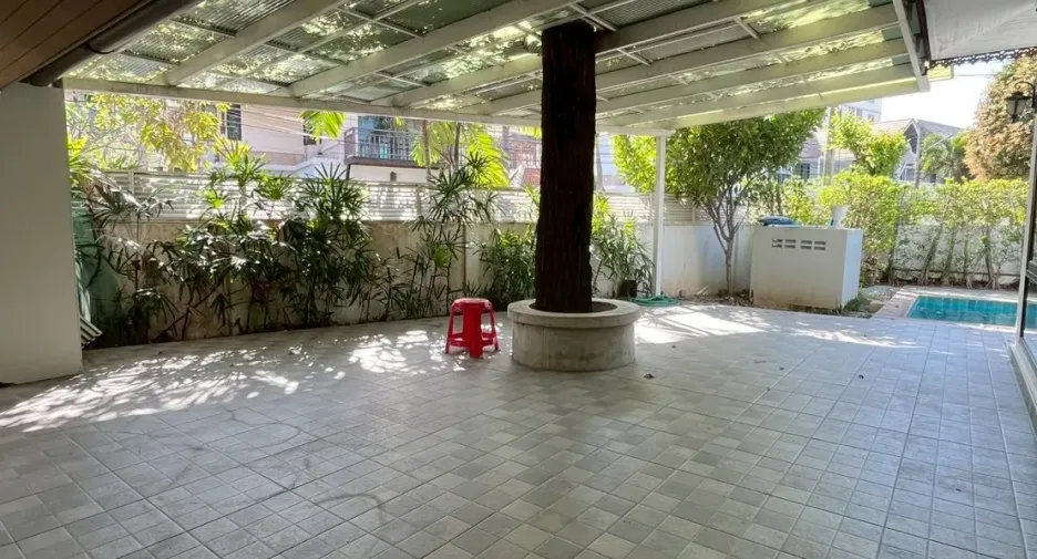 For rent 6 bedrooms villa in Bang Lamung, Chonburi