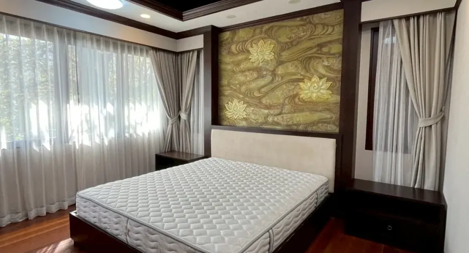 For rent 6 bedrooms villa in Bang Lamung, Chonburi