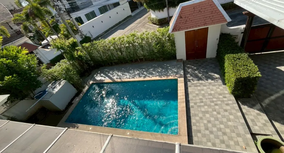 For rent 6 bedrooms villa in Bang Lamung, Chonburi