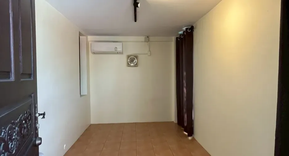 For rent 6 bedrooms villa in Bang Lamung, Chonburi
