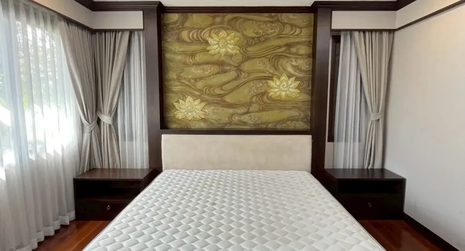 For rent 6 bedrooms villa in Bang Lamung, Chonburi