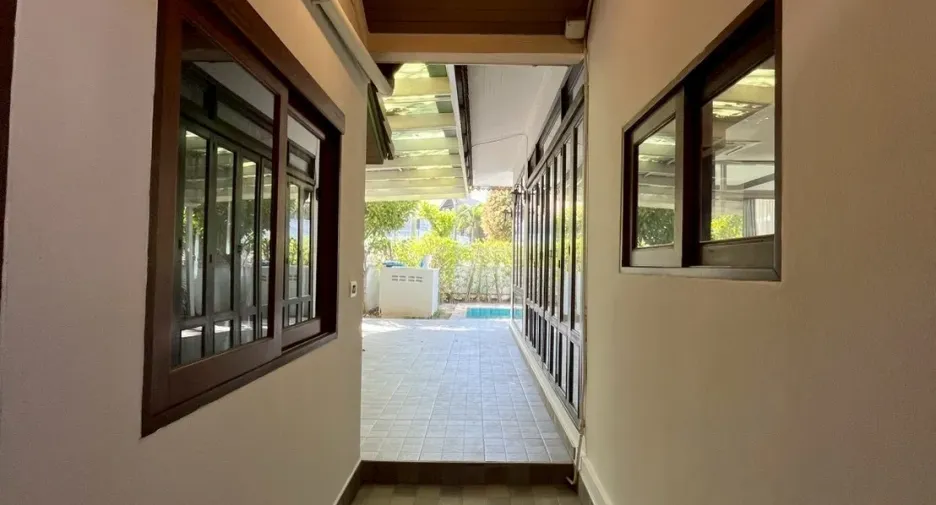 For rent 6 bedrooms villa in Bang Lamung, Chonburi