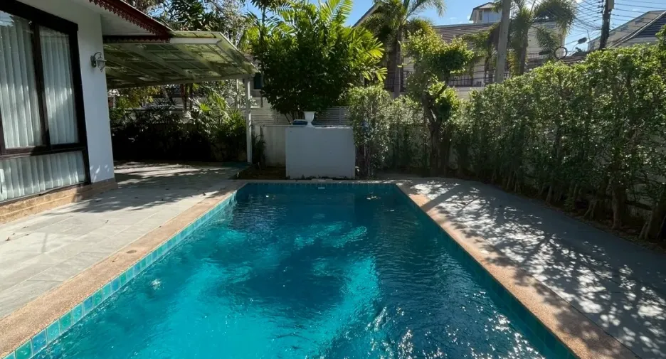 For rent 6 bedrooms villa in Bang Lamung, Chonburi