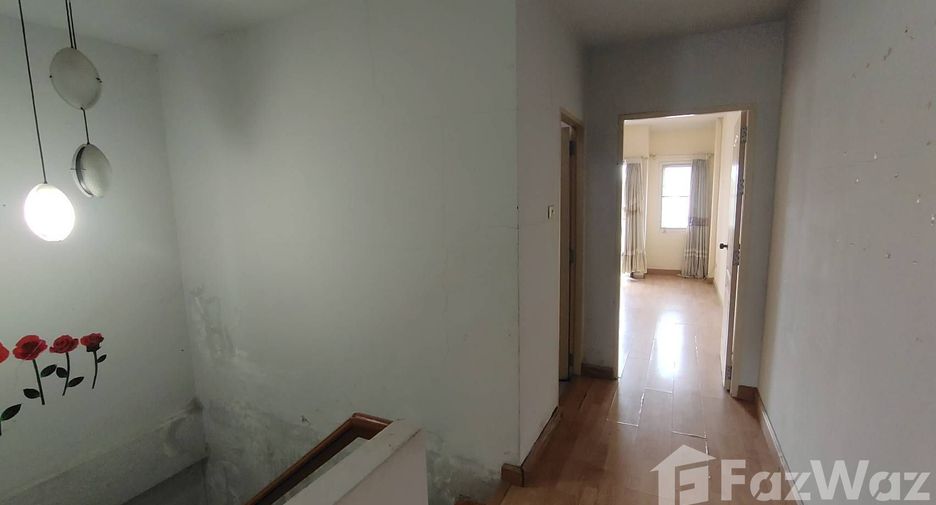 For sale 2 bedrooms townhouse in Min Buri, Bangkok