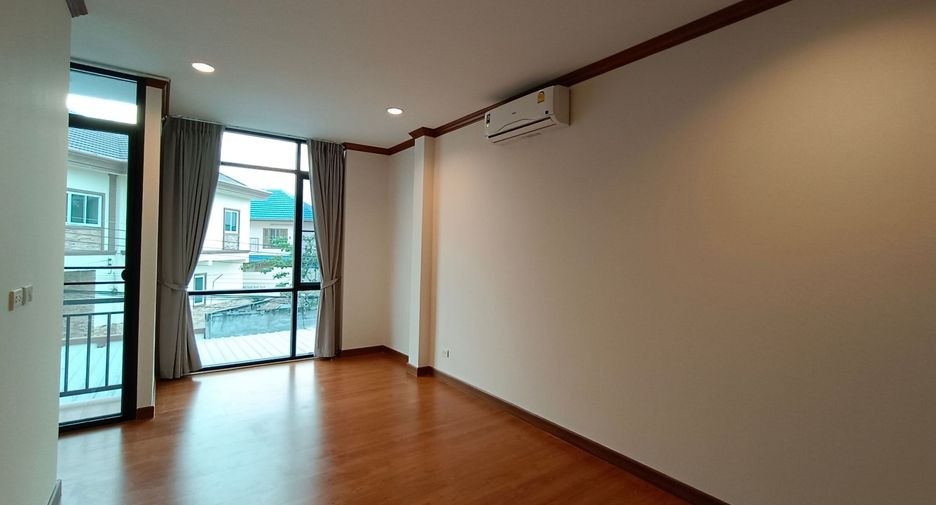 For sale 2 bedrooms townhouse in Hua Hin, Prachuap Khiri Khan