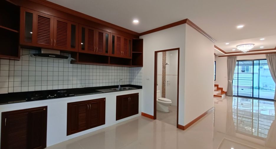 For sale 2 bedrooms townhouse in Hua Hin, Prachuap Khiri Khan