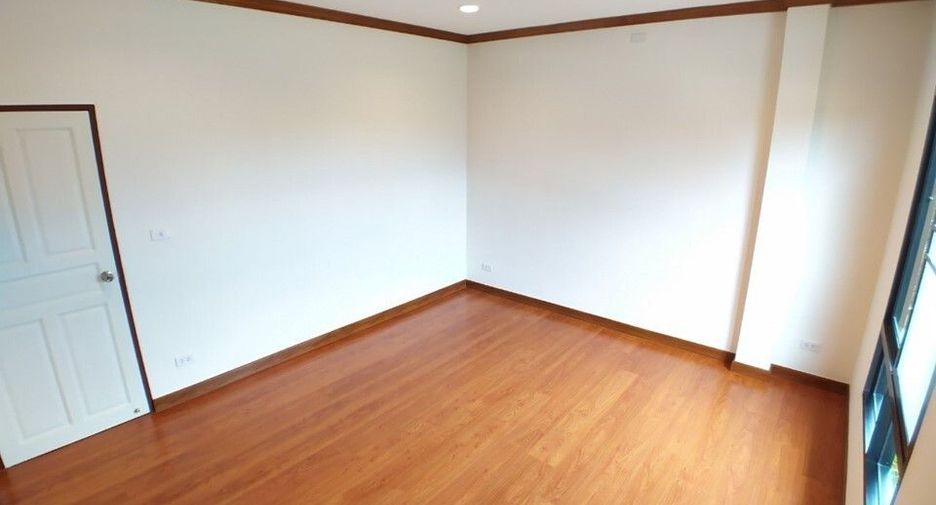For sale 2 bedrooms townhouse in Hua Hin, Prachuap Khiri Khan