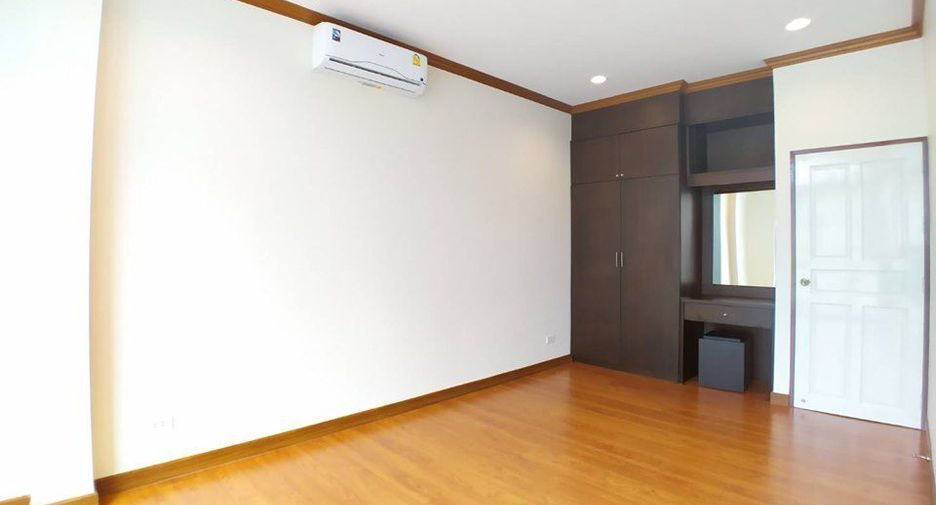 For sale 2 bedrooms townhouse in Hua Hin, Prachuap Khiri Khan