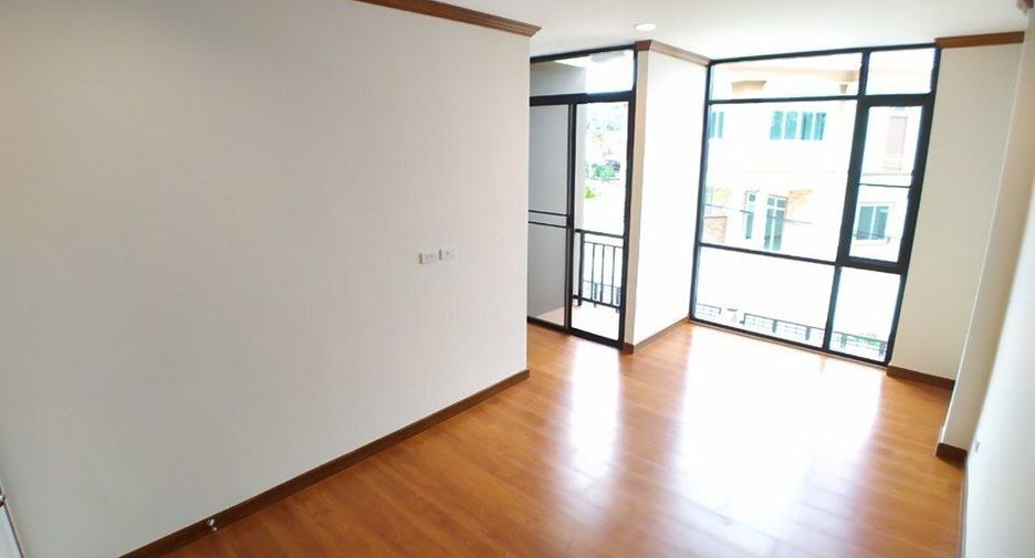 For sale 2 bedrooms townhouse in Hua Hin, Prachuap Khiri Khan