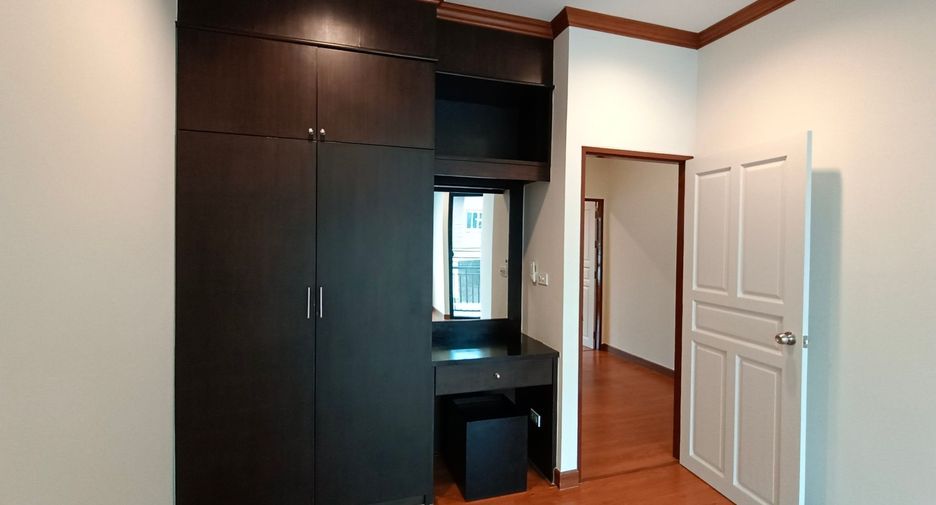 For sale 2 bedrooms townhouse in Hua Hin, Prachuap Khiri Khan