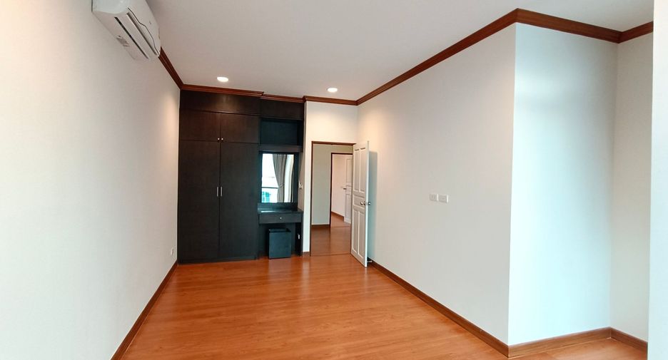 For sale 2 bedrooms townhouse in Hua Hin, Prachuap Khiri Khan