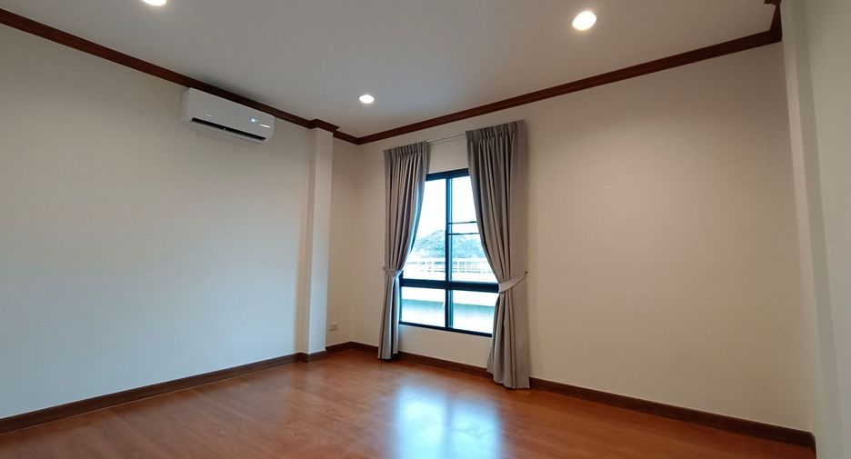 For sale 2 bedrooms townhouse in Hua Hin, Prachuap Khiri Khan