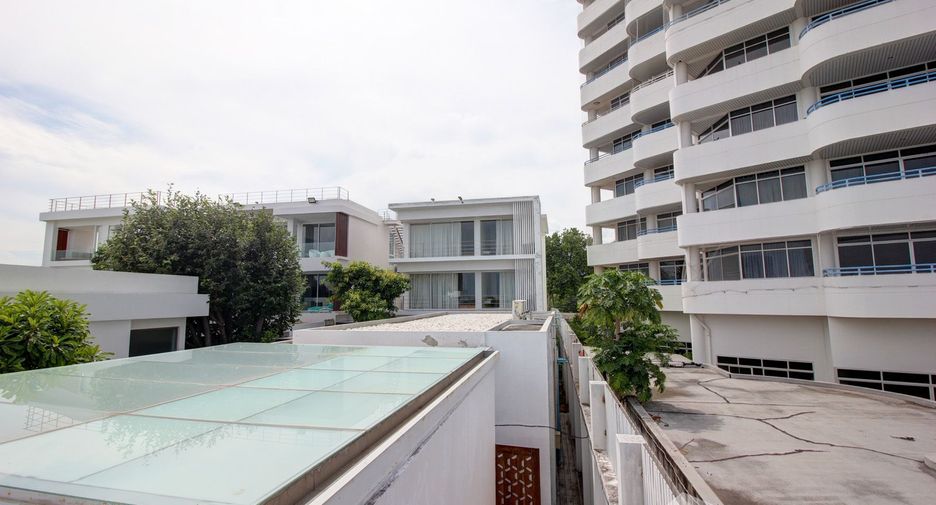 For sale 6 bedrooms villa in Cha Am, Phetchaburi