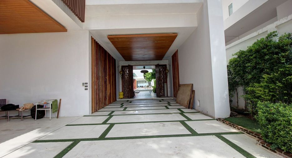 For sale 6 bedrooms villa in Cha Am, Phetchaburi