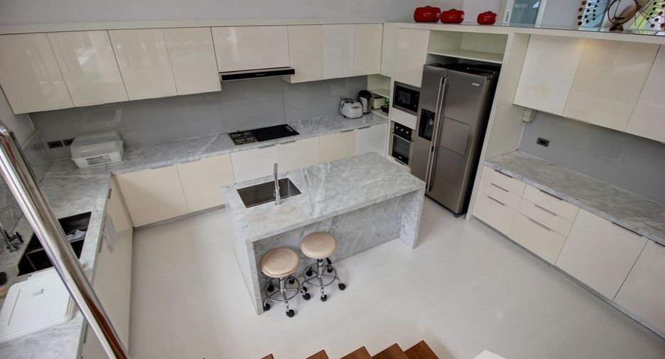 For sale 6 bedrooms villa in Cha Am, Phetchaburi