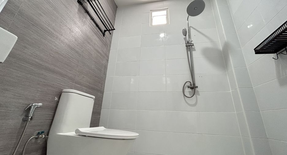 For sale and for rent 2 bedrooms house in Si Racha, Chonburi