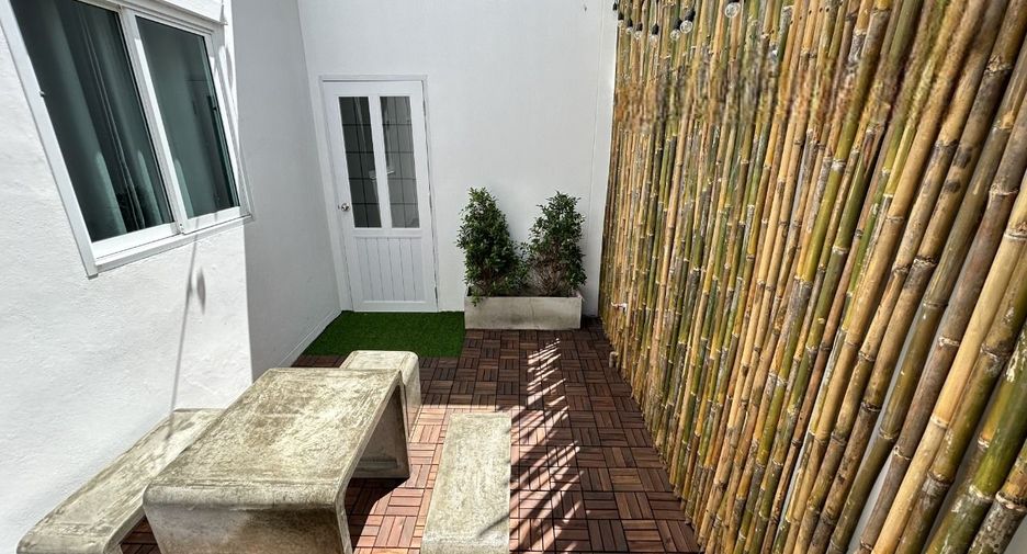 For sale and for rent 2 bedrooms house in Si Racha, Chonburi