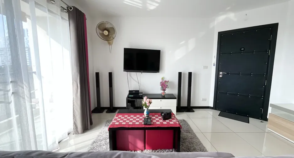 For sale and for rent 1 bed condo in Bang Lamung, Chonburi