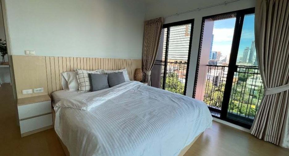 For sale 1 bed condo in Khlong Toei, Bangkok