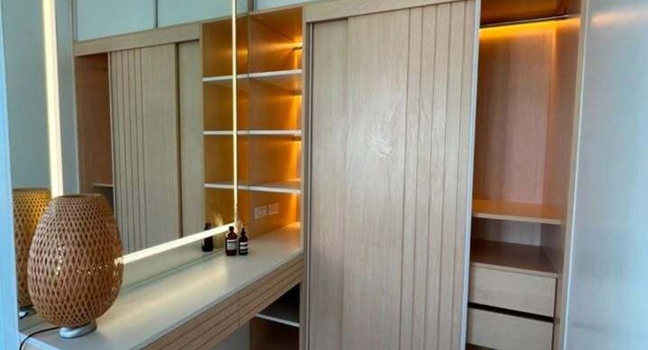 For sale 1 bed condo in Khlong Toei, Bangkok