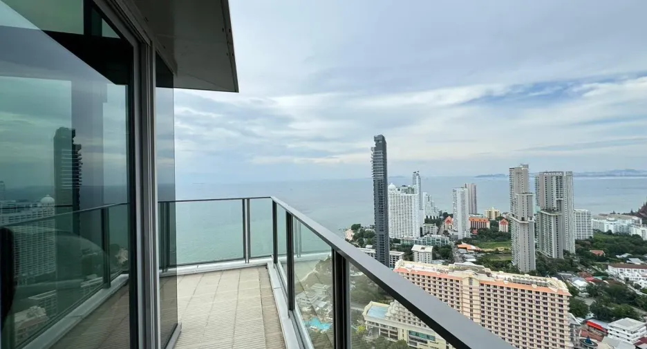 For rent 4 bedrooms condo in Bang Lamung, Chonburi