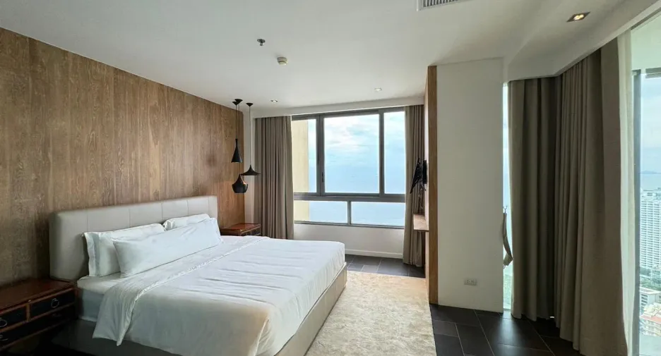 For rent 4 bedrooms condo in Bang Lamung, Chonburi