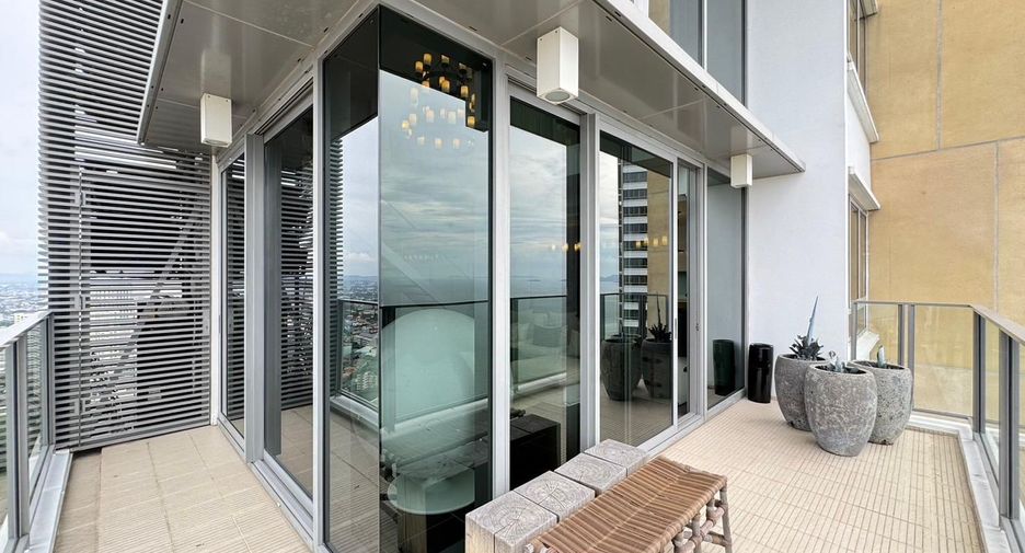 For rent 4 bedrooms condo in Bang Lamung, Chonburi