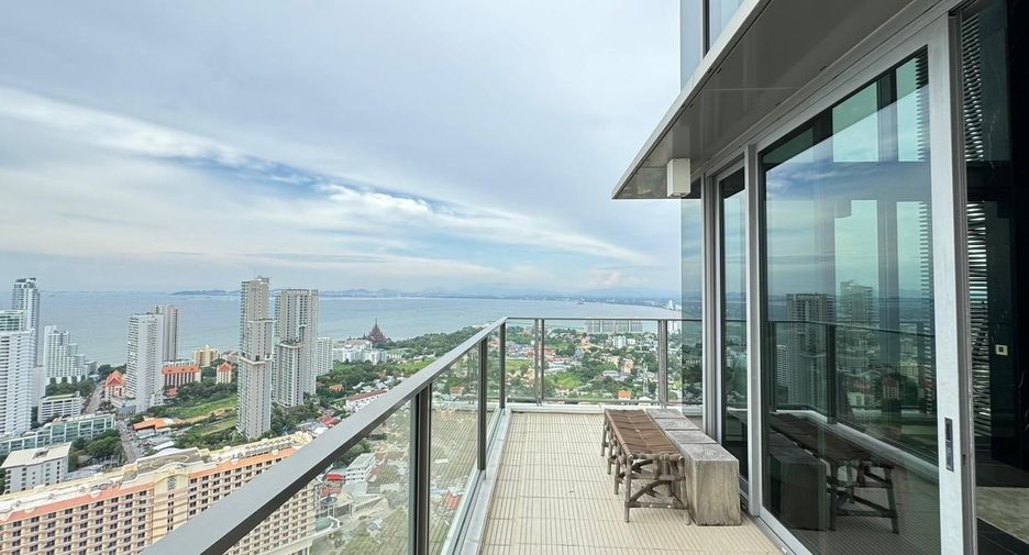For rent 4 bedrooms condo in Bang Lamung, Chonburi