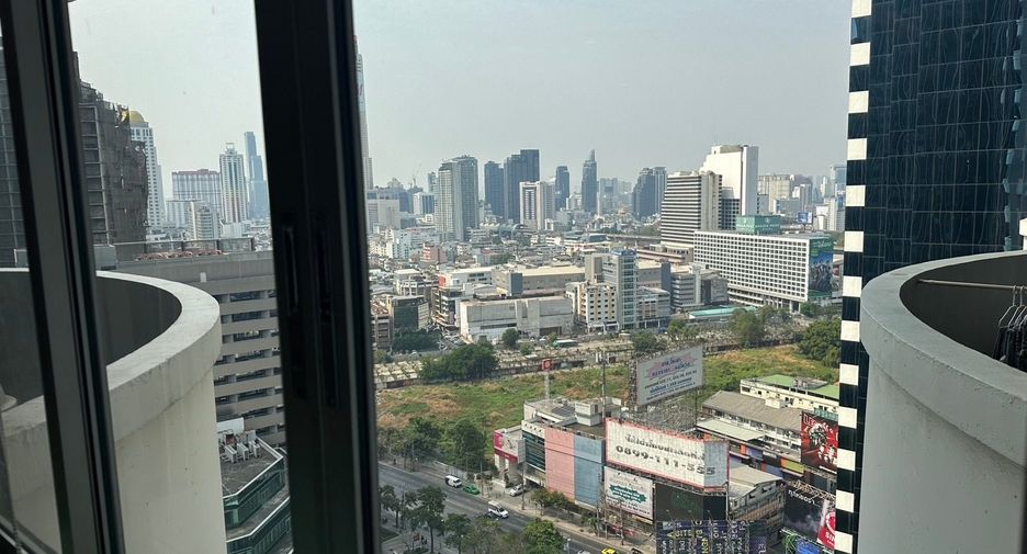 À vendre 3 chambres condo à Watthana, Bangkok