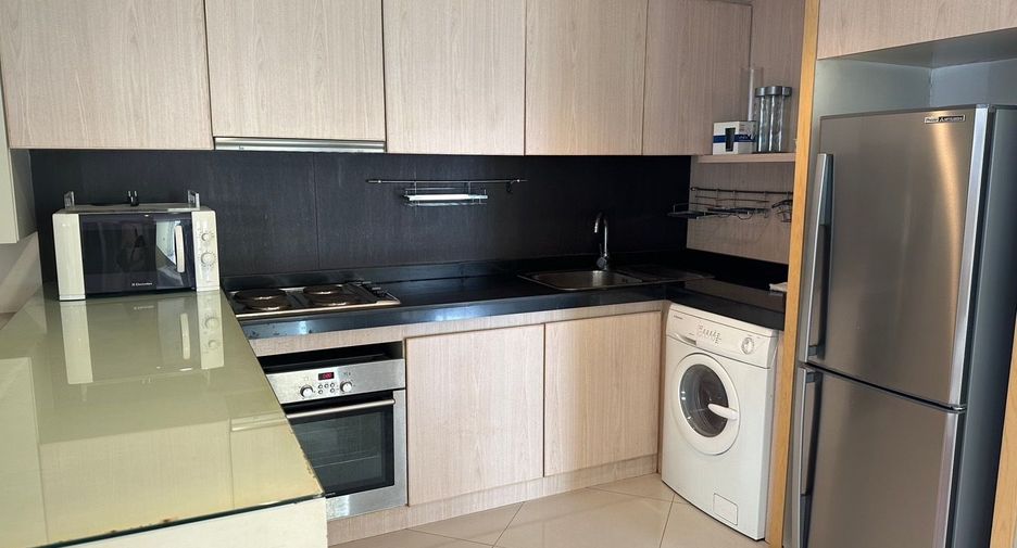 For sale 3 bedrooms condo in Watthana, Bangkok