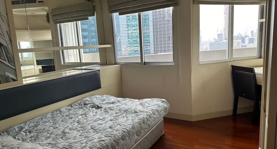 For sale 3 bedrooms condo in Watthana, Bangkok