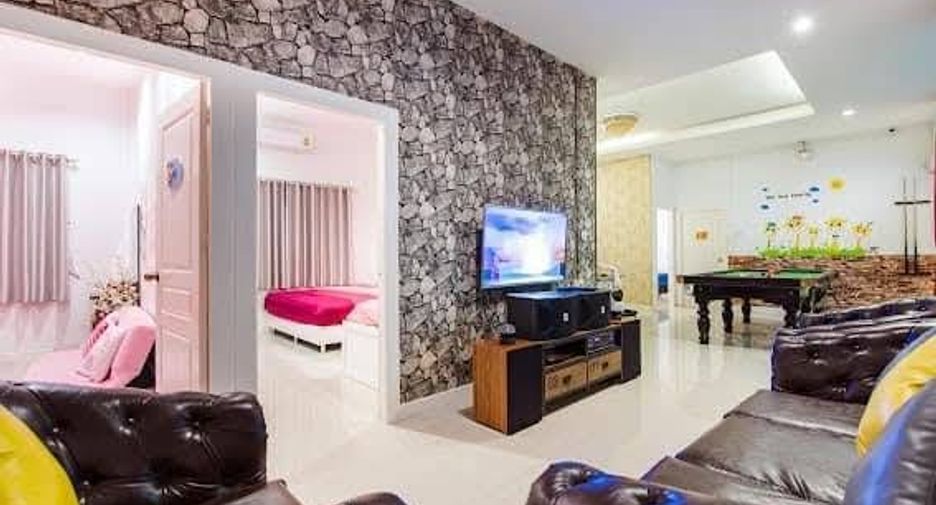 For rent 4 bedrooms villa in Hua Hin, Prachuap Khiri Khan