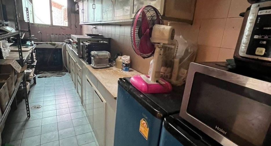 For sale 5 bedrooms townhouse in Bang Lamung, Chonburi