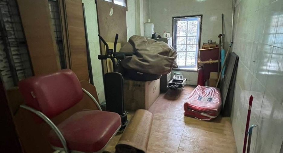 For sale 5 ベッドルーム townhouse in Bang Lamung, Chonburi