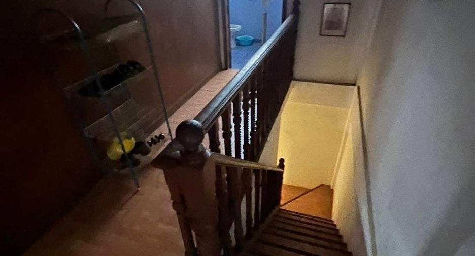 For sale 5 ベッドルーム townhouse in Bang Lamung, Chonburi