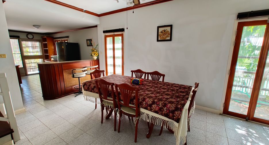For sale and for rent 3 bedrooms townhouse in Hua Hin, Prachuap Khiri Khan