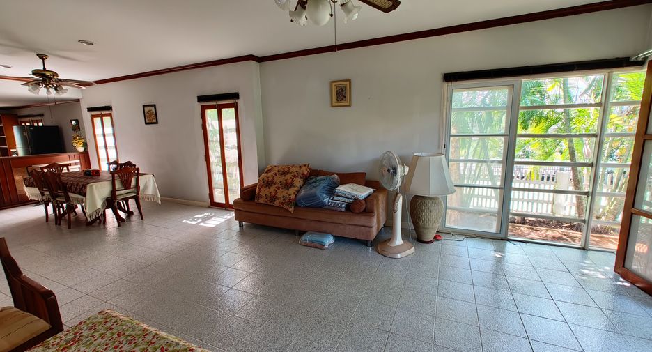 For sale and for rent 3 bedrooms townhouse in Hua Hin, Prachuap Khiri Khan