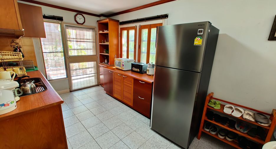 For sale and for rent 3 bedrooms townhouse in Hua Hin, Prachuap Khiri Khan