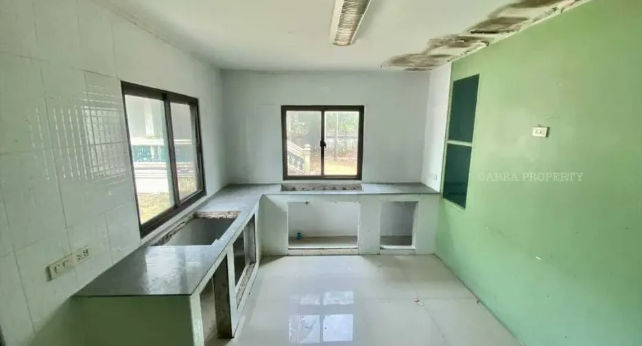 Haus zum Kauf mit 9 Zimmer in Si Racha, Chonburi