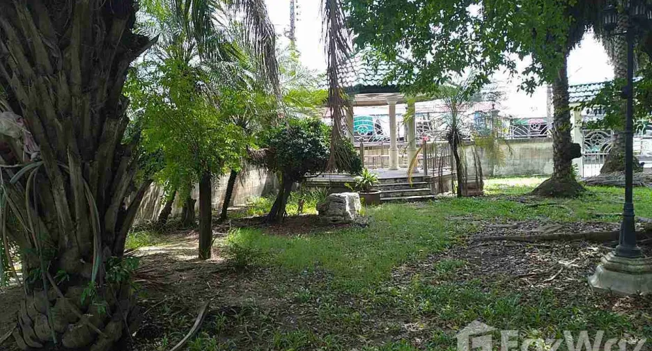 Haus zum Kauf mit 9 Zimmer in Si Racha, Chonburi