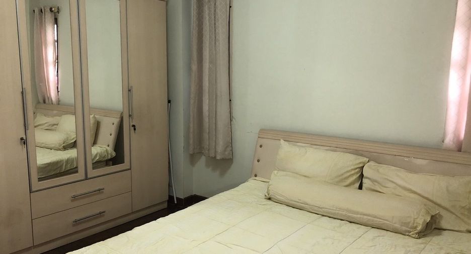 For sale 3 bedrooms house in Saphan Sung, Bangkok
