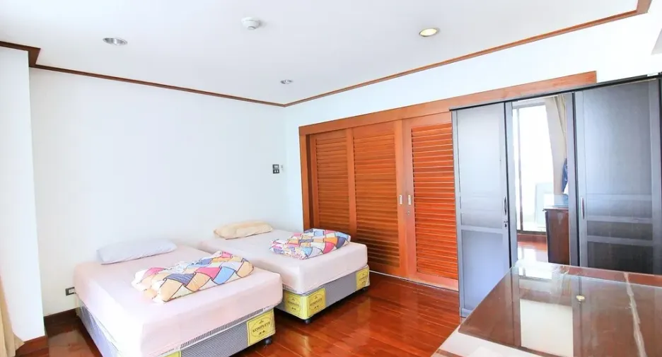 For rent 2 bedrooms condo in Bang Lamung, Chonburi