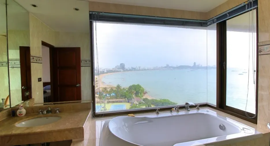 For rent 2 bedrooms condo in Bang Lamung, Chonburi