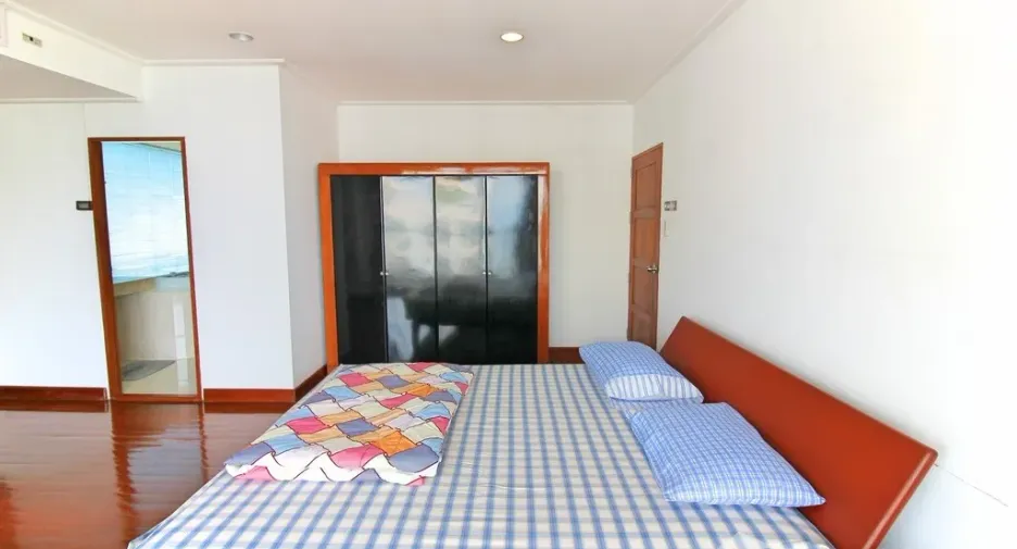 For rent 2 bedrooms condo in Bang Lamung, Chonburi