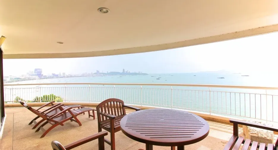 For rent 2 bedrooms condo in Bang Lamung, Chonburi