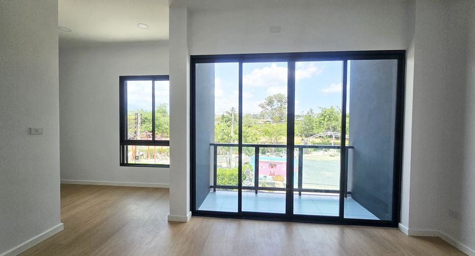 For sale 4 bedrooms house in Mueang Nakhon Pathom, Nakhon Pathom