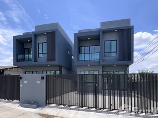 Продажа 4 спальни дом в Mueang Nakhon Pathom, Накхонпатхом