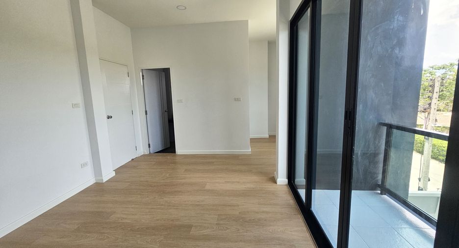For sale 4 bedrooms house in Mueang Nakhon Pathom, Nakhon Pathom