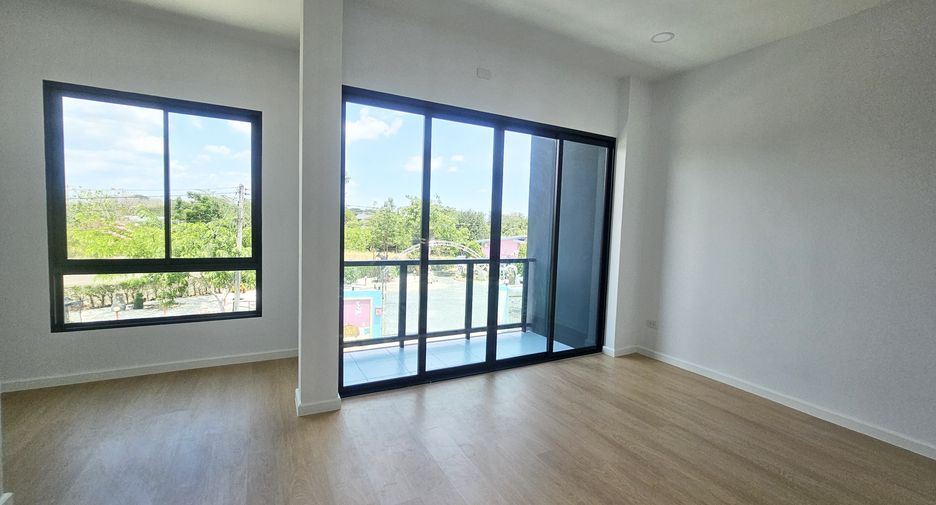 For sale 4 bedrooms house in Mueang Nakhon Pathom, Nakhon Pathom